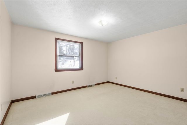 5513 Claytonia Dr, Bethel Park, PA 15102