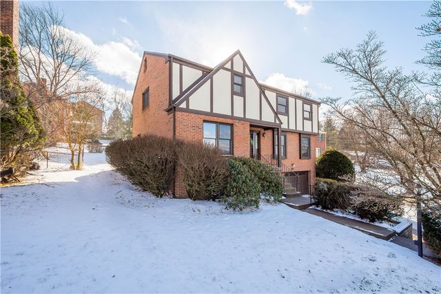 5513 Claytonia Dr, Bethel Park, PA 15102