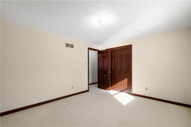 5513 Claytonia Dr, Bethel Park, PA 15102