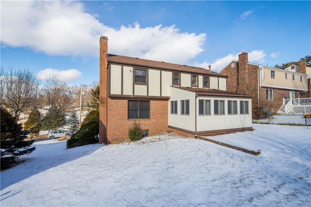 5513 Claytonia Dr, Bethel Park, PA 15102