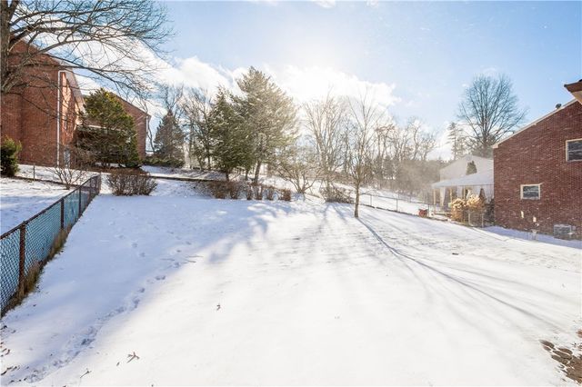 5513 Claytonia Dr, Bethel Park, PA 15102