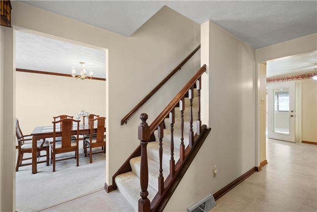 5513 Claytonia Dr, Bethel Park, PA 15102