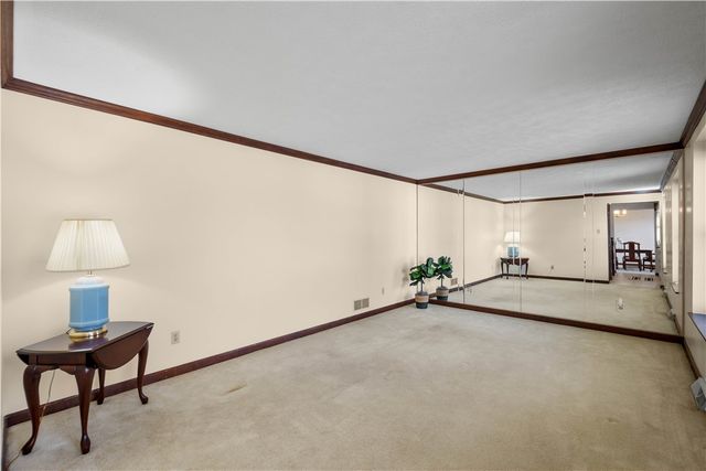 5513 Claytonia Dr, Bethel Park, PA 15102