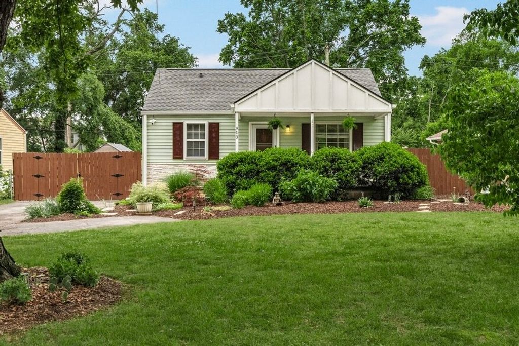 913 Kipling Dr, Nashville, TN 37217