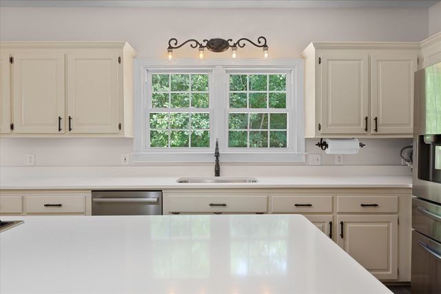 115 S Embler Court, Taylors, SC 29687