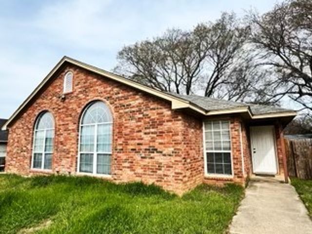 1707 Tina Marie Road A, Arlington, TX 76012