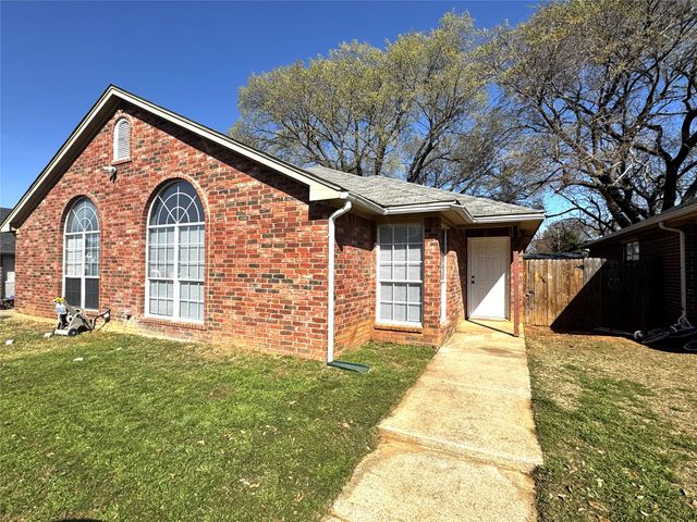 1707 Tina Marie Road A, Arlington, TX 76012