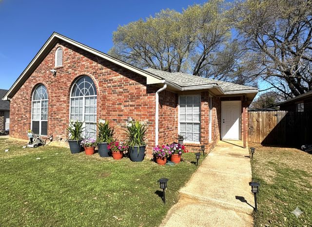 1707 Tina Marie Road A, Arlington, TX 76012