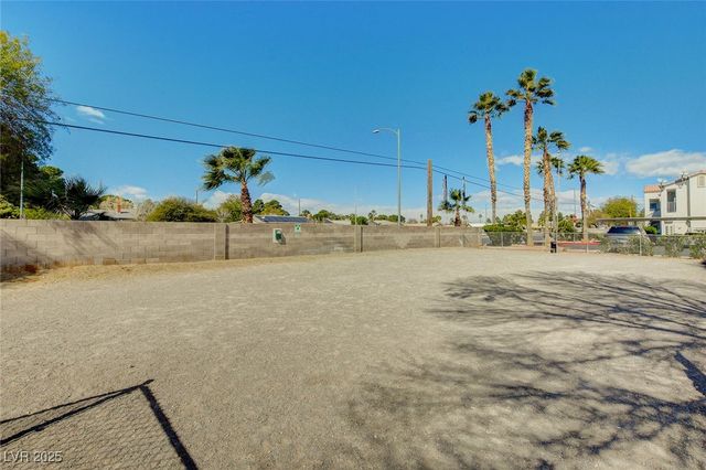 3318 North DECATUR Boulevard 1061, Las Vegas, NV 89032