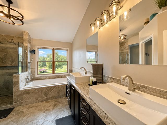 4 River Bend Road, Montgomery, IL 60538