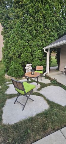 4 River Bend Road, Montgomery, IL 60538