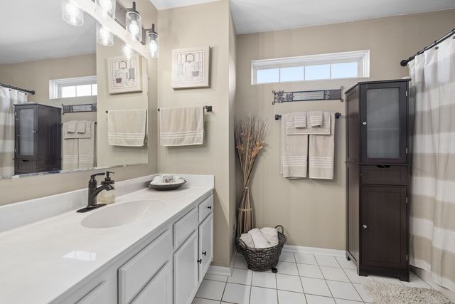 8415 Stratford Drive 8415, Tinley Park, IL 60487
