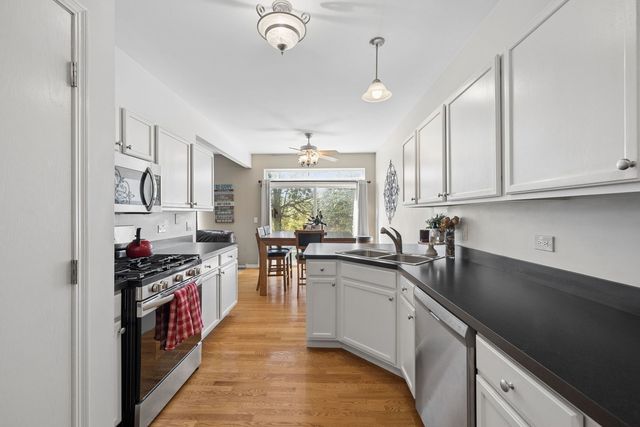 8415 Stratford Drive 8415, Tinley Park, IL 60487