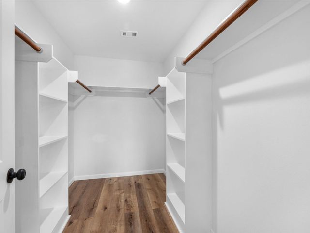 628 Oakdale Street, Shoreacres, TX 77571