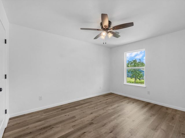 628 Oakdale Street, Shoreacres, TX 77571