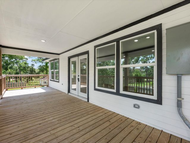 628 Oakdale Street, Shoreacres, TX 77571