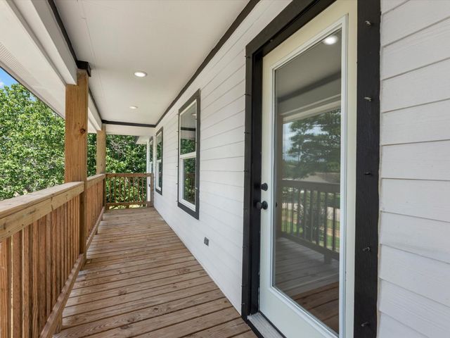 628 Oakdale Street, Shoreacres, TX 77571