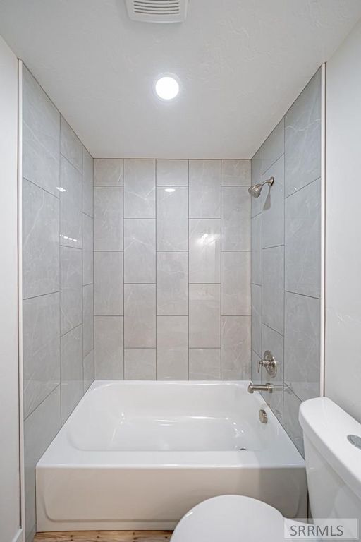 Image 11 of property listing at 201 Alpine Drive, Idaho Falls, ID 83403