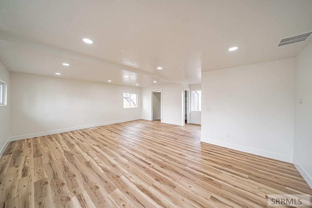 Image 3 of property listing at 201 Alpine Drive, Idaho Falls, ID 83403