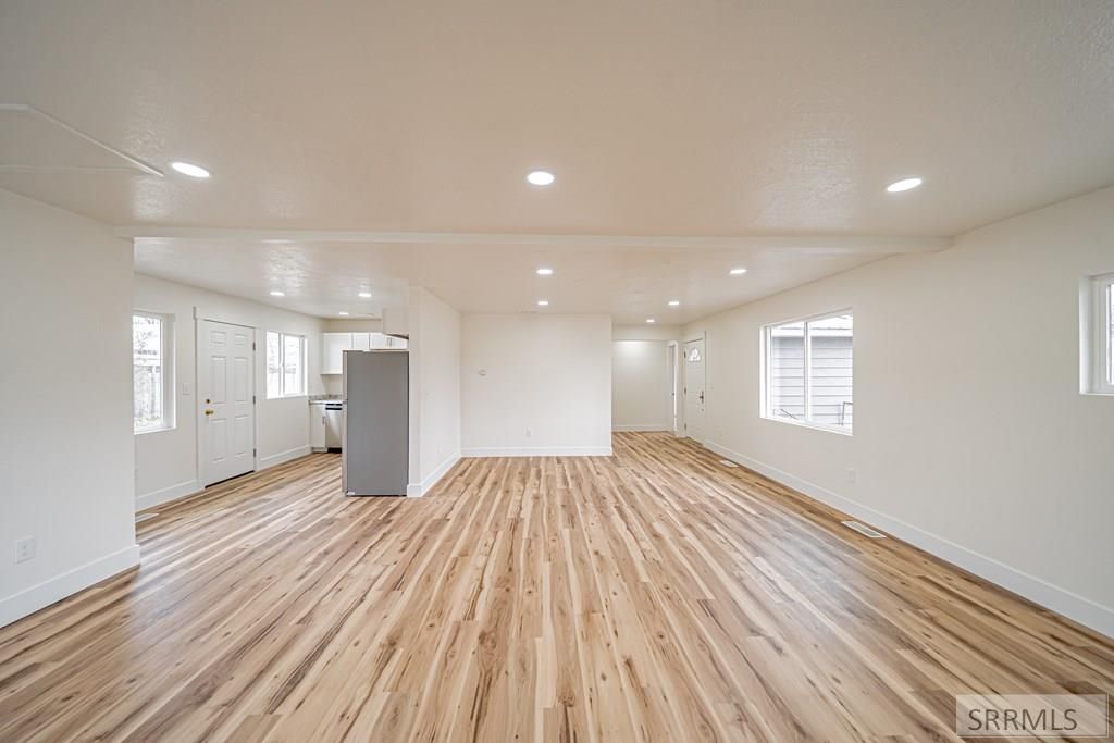 Image 4 of property listing at 201 Alpine Drive, Idaho Falls, ID 83403