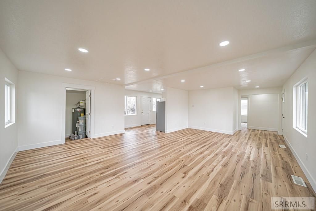 Image 5 of property listing at 201 Alpine Drive, Idaho Falls, ID 83403