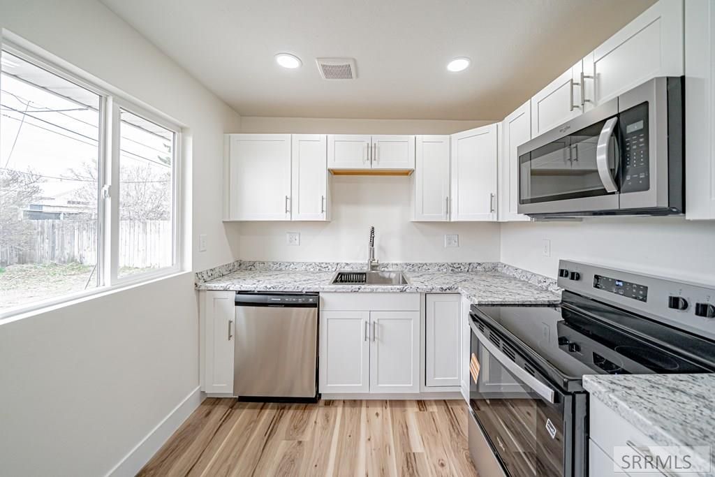 Image 7 of property listing at 201 Alpine Drive, Idaho Falls, ID 83403