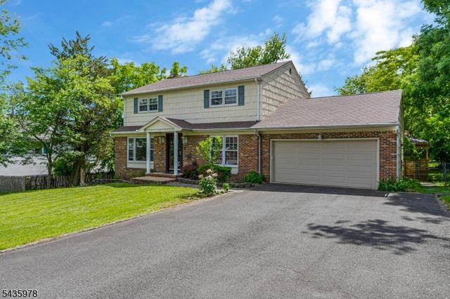 1 Linda Ln, North Plainfield Boro, NJ 07060