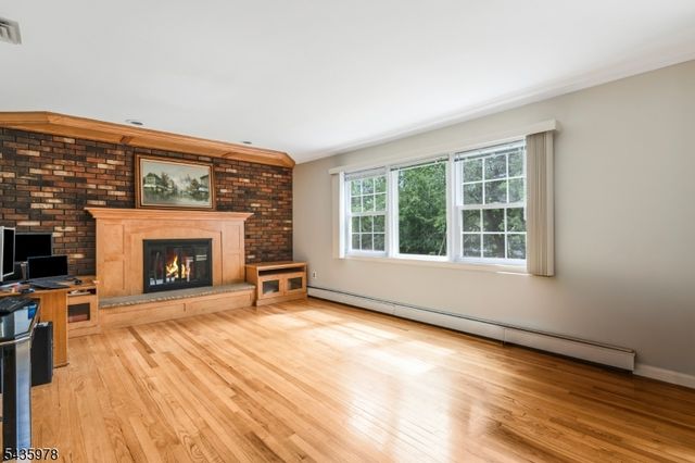 1 Linda Ln, North Plainfield Boro, NJ 07060