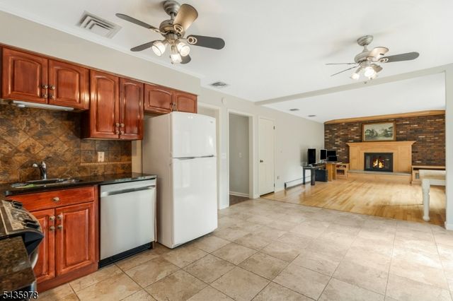 1 Linda Ln, North Plainfield Boro, NJ 07060