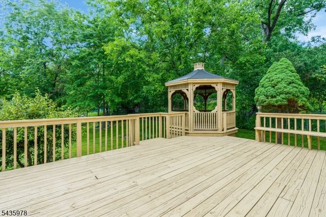 1 Linda Ln, North Plainfield Boro, NJ 07060