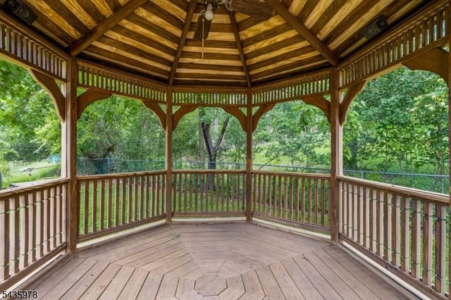 1 Linda Ln, North Plainfield Boro, NJ 07060