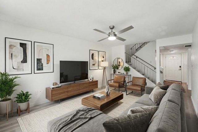 1640 CAPE HOPE AVENUE NE 4, St Petersburg, FL 33702