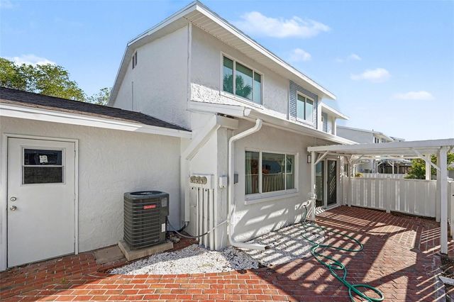 1640 CAPE HOPE AVENUE NE 4, St Petersburg, FL 33702