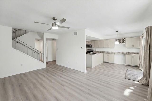 1640 CAPE HOPE AVENUE NE 4, St Petersburg, FL 33702