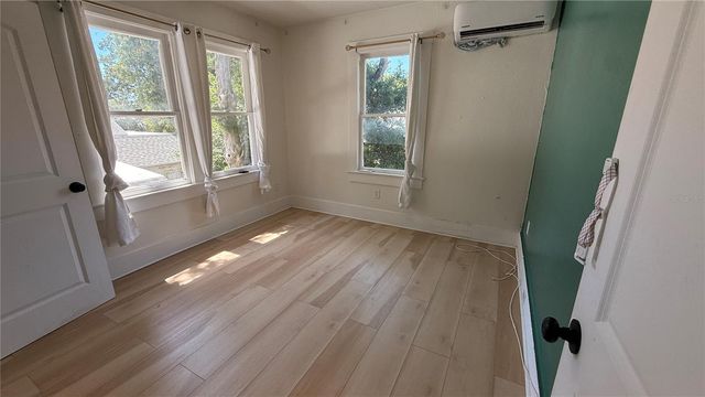 905 JONES STREET, Clearwater, FL 33755