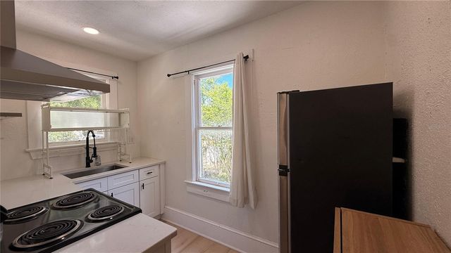 905 JONES STREET, Clearwater, FL 33755