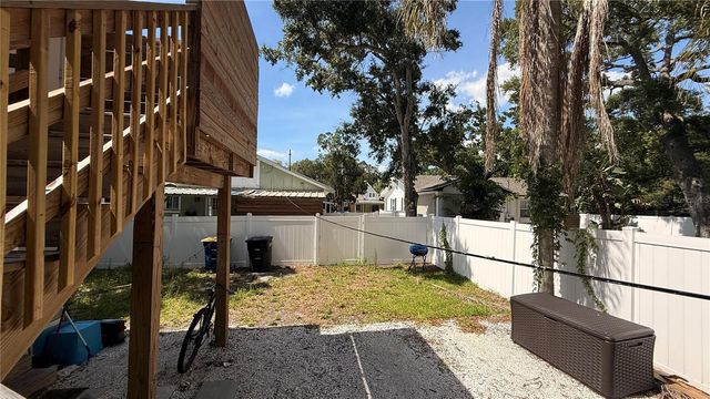 905 JONES STREET, Clearwater, FL 33755