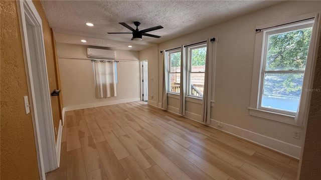 905 JONES STREET, Clearwater, FL 33755