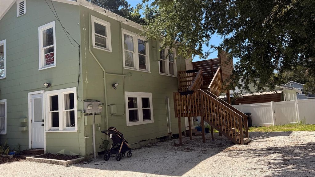 905 JONES STREET, Clearwater, FL 33755