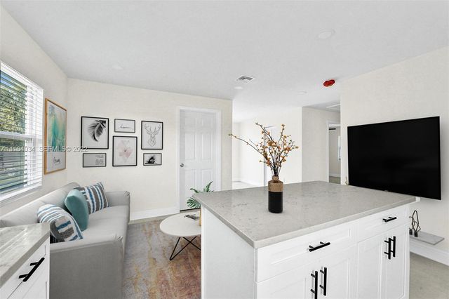 640 52nd Street, West Palm Beach, FL 33407