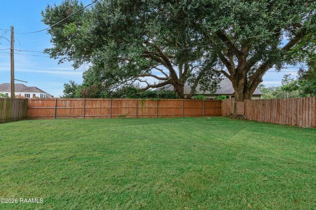 335 Country Club Drive, New Iberia, LA 70563