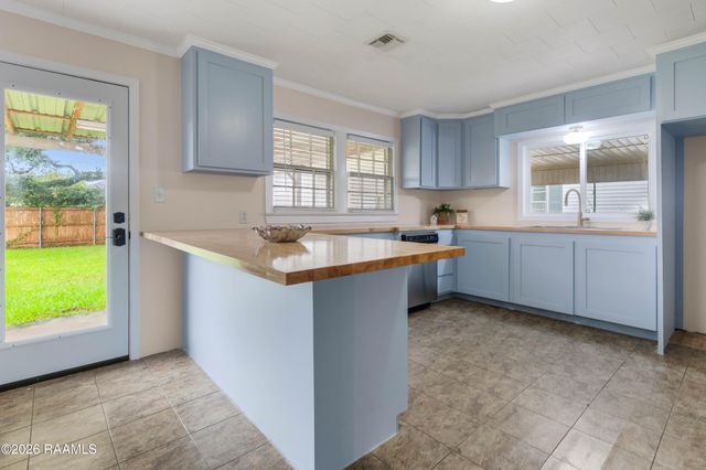 335 Country Club Drive, New Iberia, LA 70563