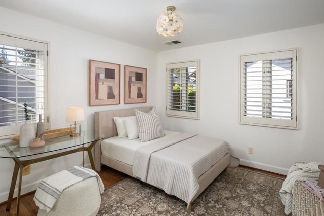 1331 Hoover Street, Menlo Park, CA 94025