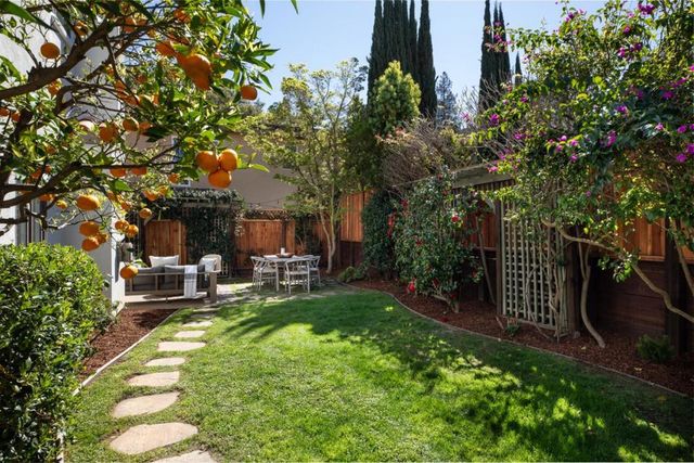 1331 Hoover Street, Menlo Park, CA 94025