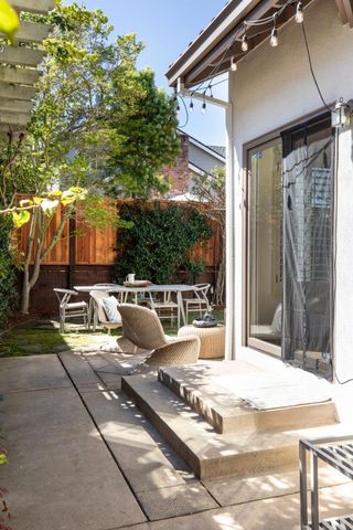 1331 Hoover Street, Menlo Park, CA 94025