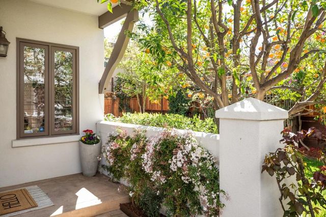 1331 Hoover Street, Menlo Park, CA 94025