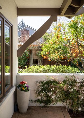 1331 Hoover Street, Menlo Park, CA 94025