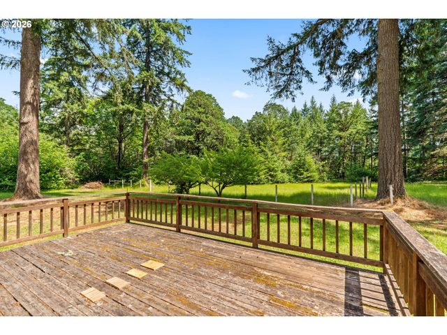 23560 SUTTLE Rd, Veneta, OR 97487