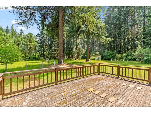 23560 SUTTLE Rd, Veneta, OR 97487