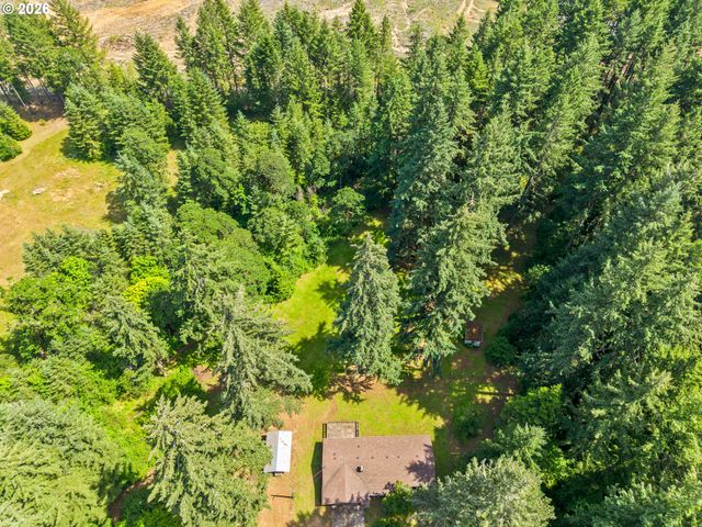 23560 SUTTLE Rd, Veneta, OR 97487